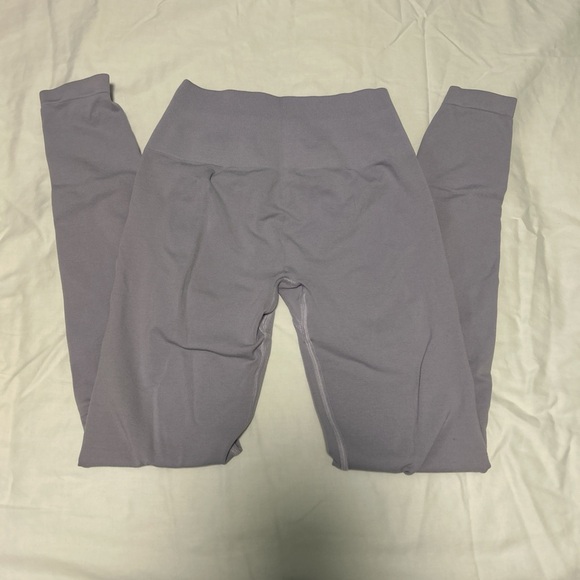 Alphalete Pants - Alphalete lilac leggings